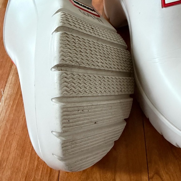 HUNTER Anika clogs white ivory color still basically new size 8 great style - Picture 3 of 8